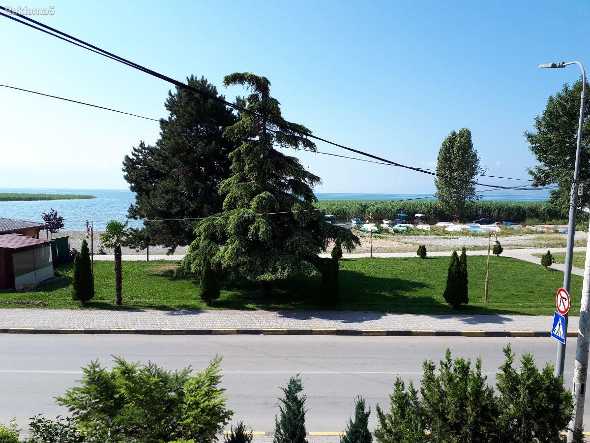 APARTMAN PRVA LINIJA NA PLAZA