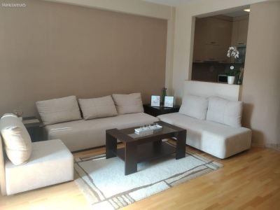 NAMESTEN 3-SOB. 60m2 STROG CENTAR -PLOSTAD