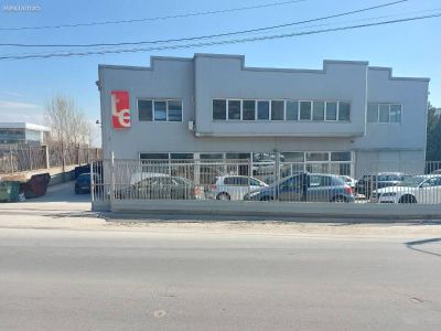 Se prodava magacinski prostor od 1300 m2 vo Pintija