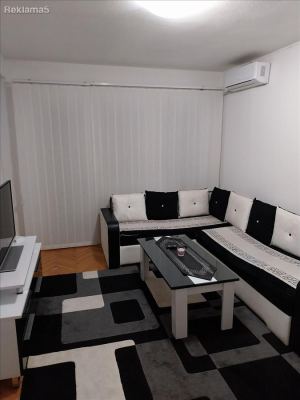 IZDAVAM STAN ZA STRANCI