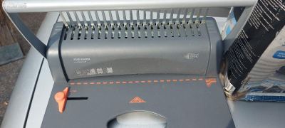Binder masina