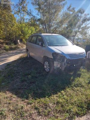 Delovi za toyota avensis verso 070576426