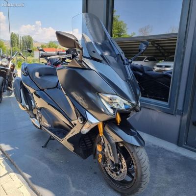 YAMAHA T MAX 530