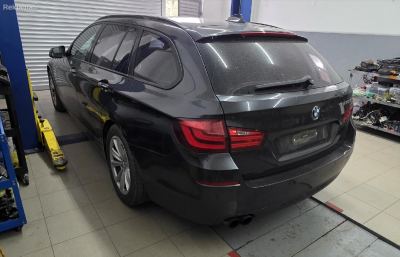 Delovi za BMW F11 530d 245ps 2011g 078418303
