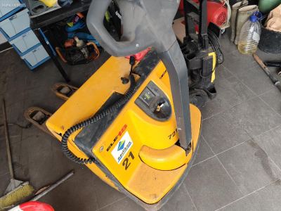 Viluskar elektricen Paletar Jungheinrich