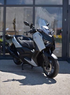 Се продава Yamaha X Max Tech Max со само изминати 4000км!!!