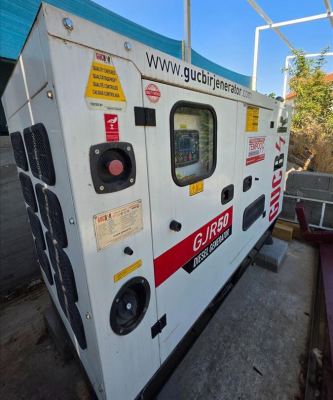 Agregat 40kw, 208 casa, 3 godini star