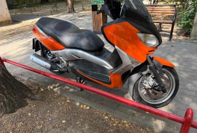 Yamaha X-MAX 250R