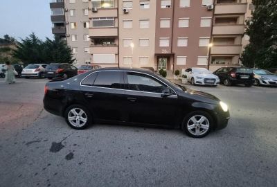 SE PRODAVA JETTA