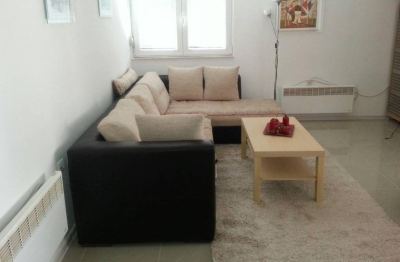 SE IZDAVA TROSOBEN KAM MARKET CRNICE
