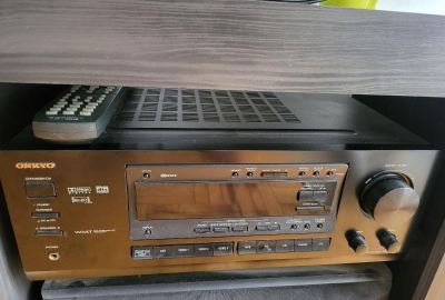 Prodavam vrven resiver Onkyo