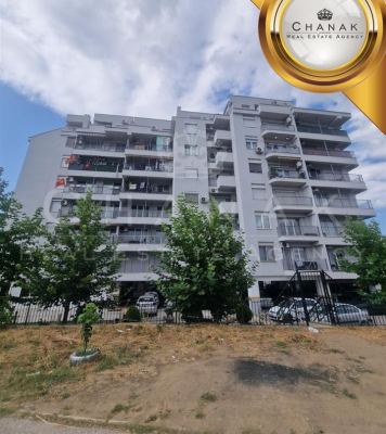 СЕ ПРОДАВА НОВ ПОЛУНАМЕСТЕН СТАН ВО ЧЕНТО!