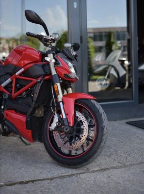 Се продава Ducati Streetfighter - одличен!